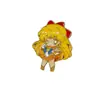 2026 Nuevo Broche Metálico de Dibujos Animados Forma de Niña Insignia de Personalidad Creativa Accesorio Decorativo Versátil Transfronterizo
