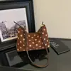 Bolso de Hombro de Lunares para Mujer 2026 Nuevo Estilo Casual Vintage Bolso de Axila Versátil Gamuza Otoño Invierno Bolso Cruzado Vintage
