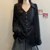 Camisa Acetato Cetim Decote V 2026 Luxo Leve para Mulheres, Temporada de Primavera, Tamanho Grande, Elegante com Cinto, Cintura Marcada, Top Casual que Esconde a Barriga