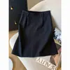 Saia Estilo Tailleur para Corpo em Formato de Pera, Cobrindo os Quadris e Deixando a Pessoa Mais Magra, Saia de Comprimento Médio para Figuras Baixas, Saia Evasê Tendência e Versátil Este Ano