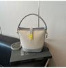 Bolso de Mano Pequeño Casual de Color Contrastante para Mujer 2025 Nueva Moda Simple Bolso de Hombro Cruzado Moderno Bolso Balde para Viajero