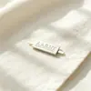 Etiquetas metálicas tipo pin personalizadas para decoración de bolsas y bolsos, etiquetas metálicas de hardware electrochapado y pintado por puntos de aleación de zinc fundido a presión
