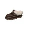 Botas de Neve de Solado Grosso Transfronteiriças Femininas Altura Baixa 2026 Novo Estilo de Inverno Couro e Pelo Integrados Casuais Quentes Sapatos Peludos do Nordeste