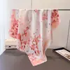 Estilo tinta Loto Seda de imitación Estampado Bufanda Cuadrada Grande Bufanda de Seda Chal Pañuelo para la cabeza Toalla de Playa Protector de Cuello Bufanda de Cuello Bufanda Decorativa