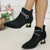 Otoño e invierno 2026 nuevos botines de moda casual de comercio exterior con punta y tacón grueso, tacones altos, botas versátiles, transfronterizos