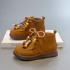 Botas de Cuero para Niños 2025 Otoño Nuevo Estilo Moda para Niñas Versátiles Zapatos Canguro Suela Suave Casual Zapatos tipo Birkenstock para Bebé Niña