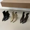 Botas curtas clássicas de salto alto com bico fino, zíper traseiro e forro de pelúcia, botas curtas de design western outono/inverno 2026 com zíper traseiro