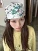 Lenço de cabeça estampado pintado à mão em desenho animado, estilo doce e cool, bandana para cabelo, lenço de seda, head wrap moderno para festival de música hip-hop de rua