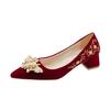 Sapatos de Casamento Xiuhe Sapatos Femininos Salto Grosso Vermelho Não Cansam os Pés Salto Alto 2025 Novo Estilo Chinês Bico Fino Sapatos para Brinde de Casamento
