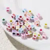 6*6mm Abalorios Acrílicos de Agujero Grande Cuentas Sueltas Coloridos Goteo de Aceite Letras Inglesas Cuentas Cuadradas Material para Manualidades con Cuentas
