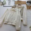 [Bizheng] Nueva Camisa Dulce de Manga Larga Estilo Coreano Otoño 2025 + Chaleco de Punto con Lazo de Perlas para Mujer 4780