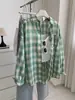 Camisa a cuadros retro verde brillante extragrande para mujer, versión coreana de otoño 2026, chaqueta camisa de algodón puro artística y fresca