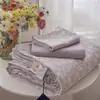 [Productos Premium de Xiangling] Juego de cuatro piezas de colcha de verano de gasa de doble capa transpirable 100% algodón con diseño de cordón, gasa de doble cara