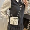 Bolsa Acolchoada com Corrente Estilo Coreano para Mulheres 2025 Novo Modelo Bolsa Quadrada Pequena em Formato de Caixa Alto Valor Estético Elegante Bolsa Transversal