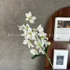 Flores Artificiais: Flores Artificiais Lírio Chama de 18 Cabeças para Arranjos de Chão de Casamento, Flores Artificiais Decorativas de Salão de Casamento de Alta Qualidade Atacado