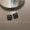 Aretes coreanos INS de plata 925 con pin, aretes para niñas con costuras de textura de tablero de ajedrez blanco y negro, geométricos de amor cuadrado