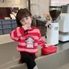 Sudadera de cuello redondo con dibujos animados para niñas, primavera y otoño de 2025, nueva camiseta informal coreana a rayas para niñas pequeñas