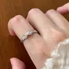 Anillo de Diamante Cruz de Mobius para Mujer 2026 Nuevo Lujo Ligero Diseño de Nicho Anillo Sencillo Joyería para la Mano Personalización