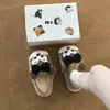 Pantufas fofas de pelúcia estilo cartoon para mulheres, para outono e inverno, antiderrapantes para uso doméstico, pantufas de algodão com sola grossa para meninas
