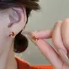 Brincos Maillard de Alta Qualidade Cor Vermelha Ankora para Mulheres Ano Novo e Natal Brincos Elegantes Design de Nicho Outono e Inverno
