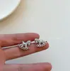 Hazte Rico al Instante~ Pendientes de Plata con Aguja y Caballo Pequeño Tachonado de Diamantes, Modernos, Sencillos, Lujo Ligero, Pendientes de Gama Alta, Accesorios para Orejas Versátiles y Elegantes