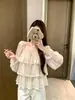 Foto real de la nueva blusa de gasa con volantes en capas para otoño para mujer, top de manga larga con diseño vintage francés