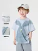 Camiseta de Verão Masculina Estilo Europeu Direita Roupas Infantis Crianças Pequenas 2026 Novo Modelo Manga Meia Manga Roupas de Verão