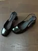 Sandalias cerradas de cuero para mujer, estilo francés, suaves, sencillas, retro, elegantes, modelo nuevo verano 2026 con tira de hebilla única