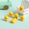 Pollo Amarillo Animal Pequeño de Resina Tridimensional Lindo Accesorios DIY Pequeños Adornos de Decoración para Escritorio de Coche