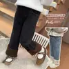 Pantalones Rectos Elásticos de Lana de Cordero Estilo Coreano para Niñas Otoño/Invierno 2026 Nueva Moda Infantil Pantalones Largos Engrosados para Niña Pequeña