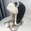 Gorro Lei Feng cálido con forro de polar para mujer en invierno, versátil para ciclismo, gorro tipo pullover a prueba de frío, gorro engrosado a prueba de viento para proteger las orejas para jugar en la nieve