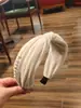 Faixa de Cabeça Vintage de Veludo com Pérolas, Leve e Versátil para Saídas Diárias, Estilo Coreano, Retrô Elegante e Artístico