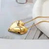 Colar de Coração de Alto Padrão 18K Banhado a PVD Finamente Trabalhado com Design Estilo Ins Coração Oversized em Aço Inoxidável para Mulheres