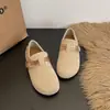 Sapatos Femininos da Moda Estilo Birkenstock, Bico Fechado, Salto Escondido Retrô, Modelo Novo 2026, Primavera e Outono, Versáteis e Casuais, Combinam Bem com Vestidos