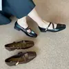 Sapatos Mary Jane Quadrados Retrô 2026 Outono Novo Versátil Salto Baixo Sapatos Femininos Estilo Francês Retrô Elegante Senhora