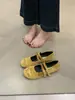 Sapatos Mary Jane Franceses de Bolinhas com Uma Tira Primavera & Outono 2025 Bico Redondo Boca Rasa Veludo Retro Sapatilhas Sapatos de Ballet