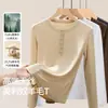 Outono/Inverno 2026 Novo Henley de Lã com Mistura de Lyocell Tencel Gola Henley Versátil Malha Fina Camada Base Top Interno