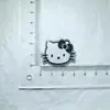 Cuadros de Purpurina Fina Dulces Accesorios de Acrílico Gato Kt Lazo Joyería DIY Pasador Decoración para Funda de Teléfono Zapatos con Agujero