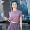 Ropa de Fitness para Mujer 2025 Nuevo Verano Secado Rápido Pantalones de Running Tiburón Conjunto Ropa de Yoga Profesional de Alta Gama Chaqueta con Cremallera