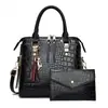 Bolsa Popular Femenina Transfronteriza, Bolso de Cocodrilo a la Moda para Suegra, Nuevo Colgante de Borlas, Bolso Cruzado Portátil, Dropshipping