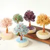 El fabricante está vendiendo grava de cristal natural, figuritas de árbol de la fortuna, bases de grava de porcelana blanca y rodajas de ágata, que se utilizan como decoraciones de oficina para atraer la riqueza.