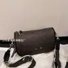2026 Nova Bolsa Transversal de Ombro Único com Estampa de Carta de Comércio Exterior e Alça Larga, Bolsa Feminina de Axila, Bolsa Clássica Estampada de Mahjong para Atacado