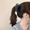 Elegante Presilha Banana Plissada com Estampa de Leopardo em Renda para Mulheres, Presilha Versátil para Rabo de Cavalo, Estilo Coreano Moda de Hong Kong Acessório de Cabelo, Presilha Vertical