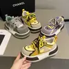 Zapatos deportivos casuales versátiles para personas menudas, zapatos de papá, nuevo estilo de moda 2026 con doble cordón, suela ultragruesa para otoño