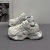 Zapatillas de papá de malla transpirable súper populares para mujer, nueva moda de otoño 2026, zapatillas casuales de suela gruesa para personas menudas