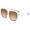 Gafas de sol de metal con montura grande de moda para hombre y mujer, sensación de alta gama, nuevas 2025, gafas de sol para conducir, protección solar ultravioleta