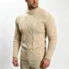 Nova coleção outono/inverno 2026: suéter de malha masculino com gola alta parcial e padrão de losangos, camada base casual para jovens