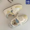 Zapatillas Casuales de Plataforma Gruesa con Estrella de Nicho para Mujer Otoño Gatito 2025 Nuevos Zapatos Blancos de Otoño Zapatos Deportivos de Entrenamiento para Mujer