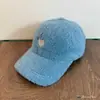 Boné de Baseball em Lã Polar Bordado com Letra de Coração Estilo Coreano Outono e Inverno Boné com Aba Doce e Fofo para Modificar o Rosto e Deixar o Rosto Menor