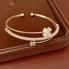Pulsera Abierta de Tres Capas con Piedra Ojo de Gato de Zirconia, Flor de Trébol de la Suerte, Pulsera Elegante y de Moda, Joyería de Nicho de Lujo Ligero al por Mayor